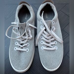 Allbirds gray white trim textured shoes, very stylish and comfortable, size M13